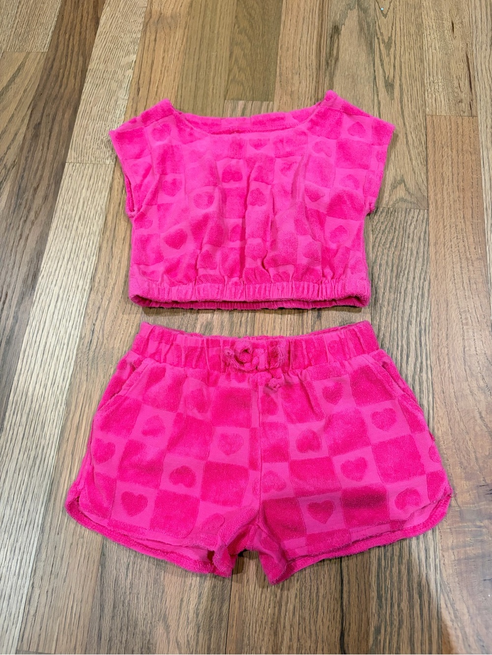 Toddler girl terry crop top and shorts set with heart print